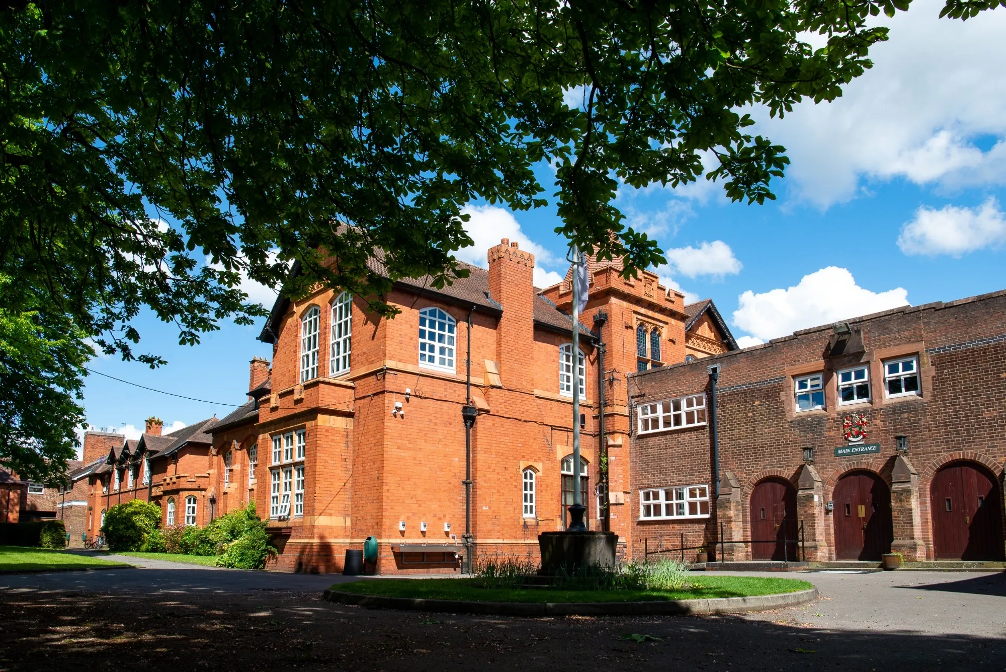 school in Hale