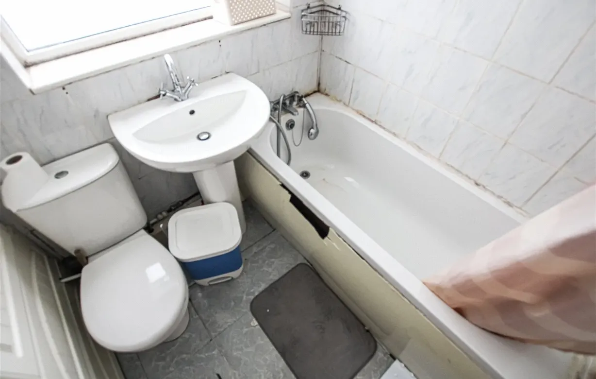 3 Bedroom House for Sale in Whiteway Street, Manchester, M9 Bentley Hurst