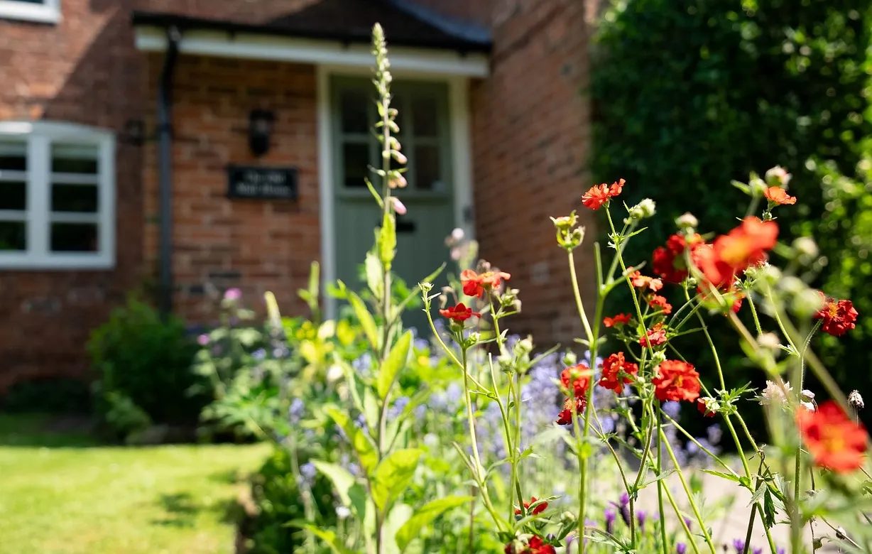 4 bedroom  - Bentley Hurst