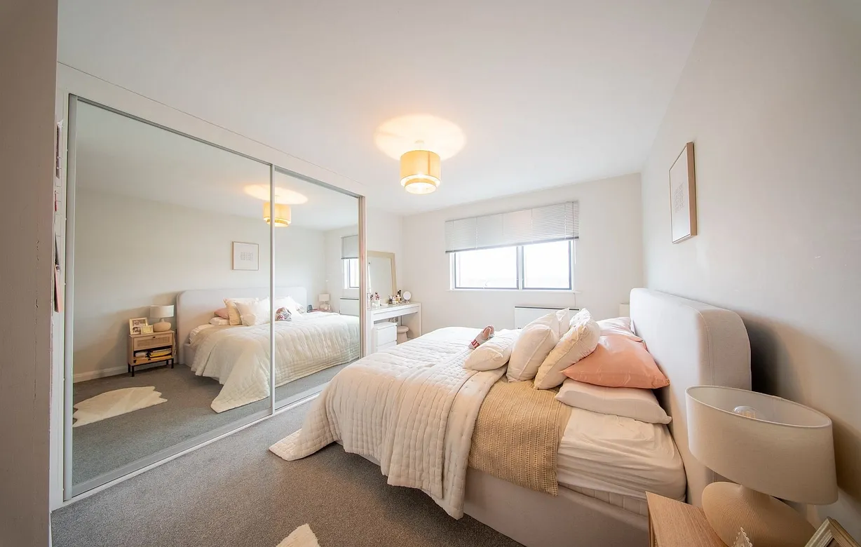 2 bedroom flat to rent - Bentley Hurst