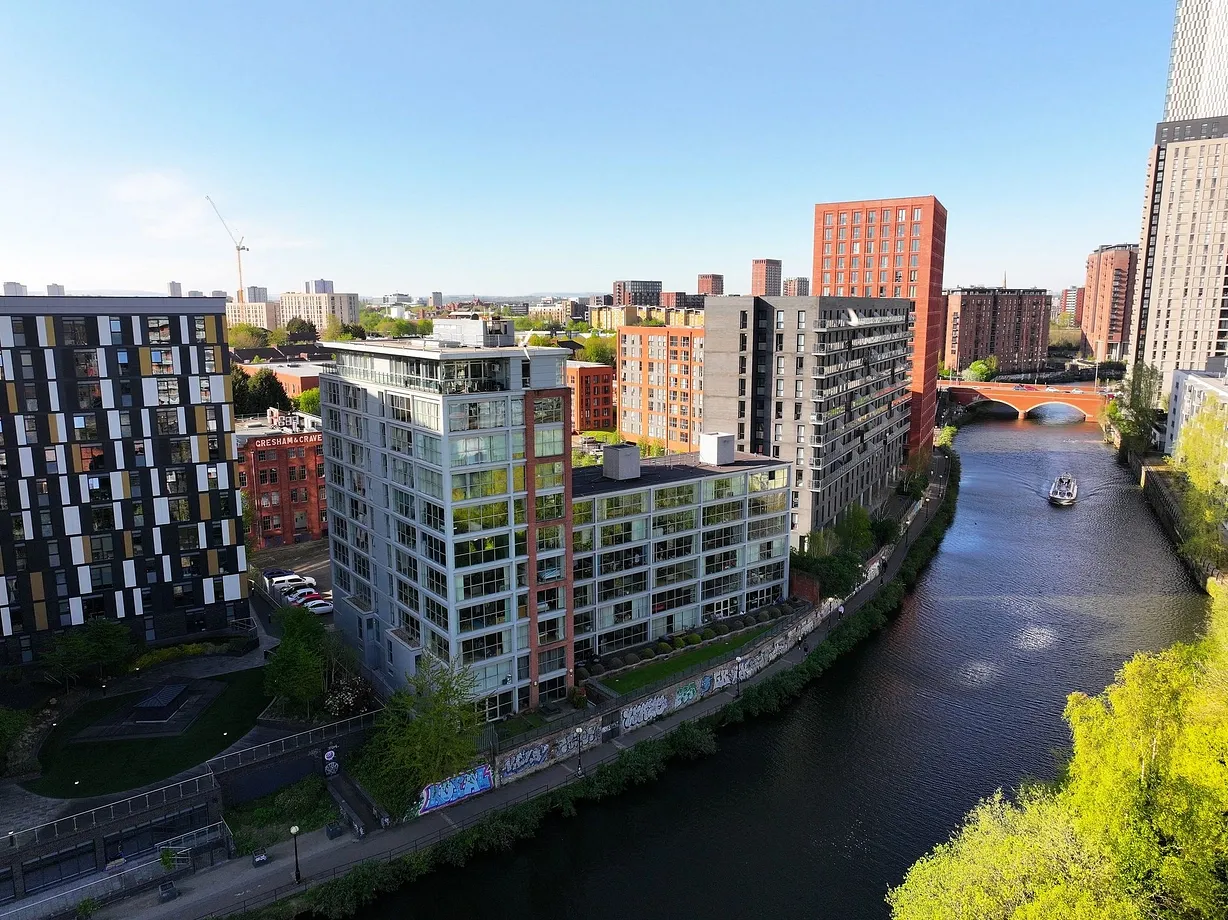 2 bedroom flat for sale - Bentley Hurst