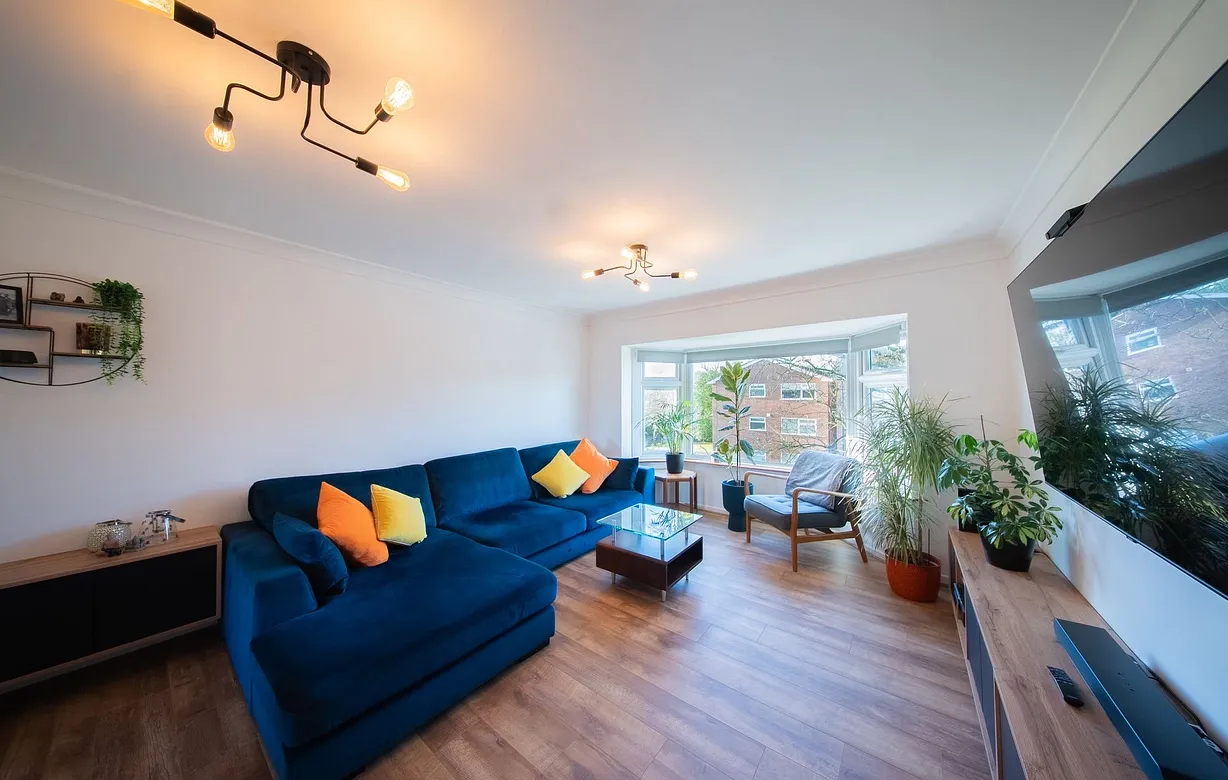 2 bedroom flat for sale - Bentley Hurst