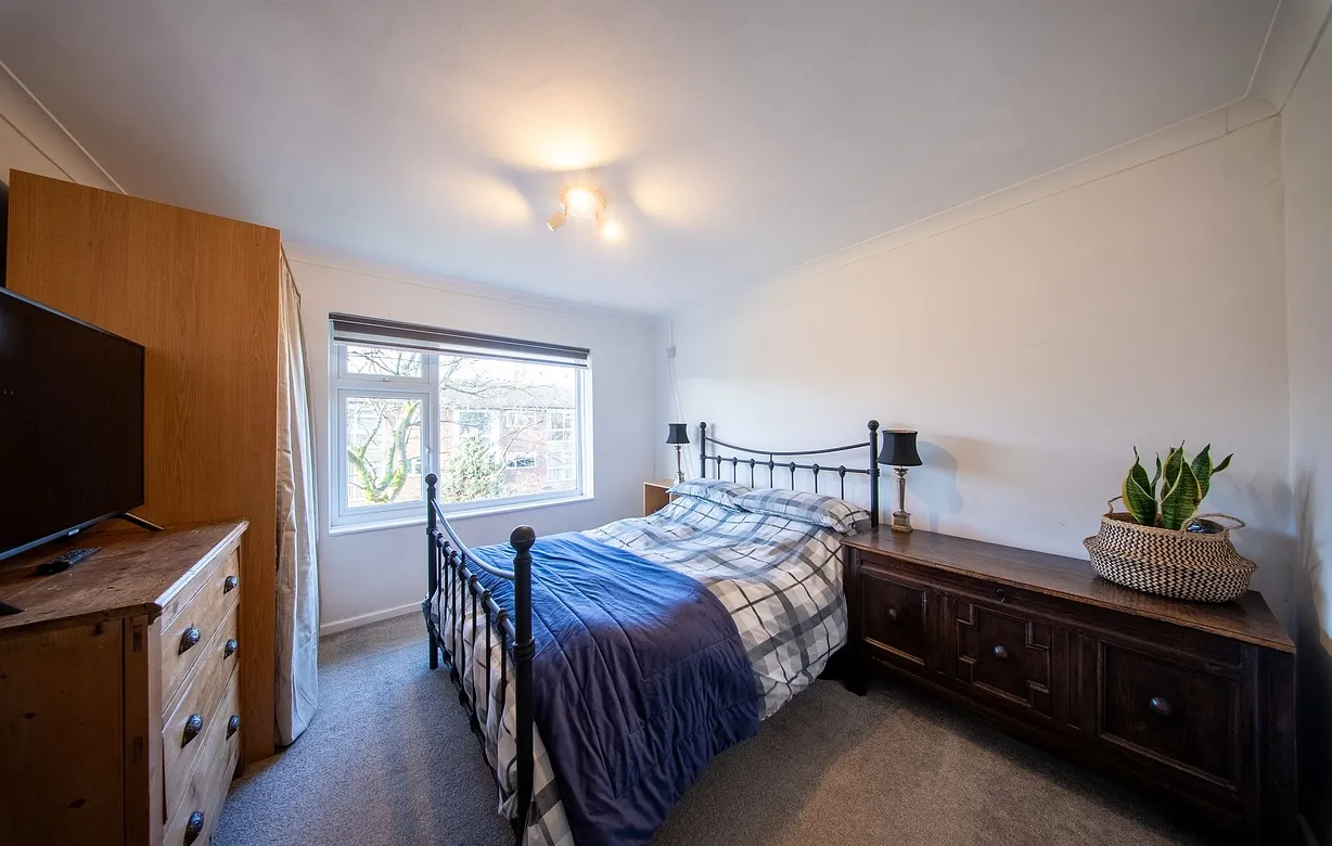 2 bedroom flat for sale - Bentley Hurst