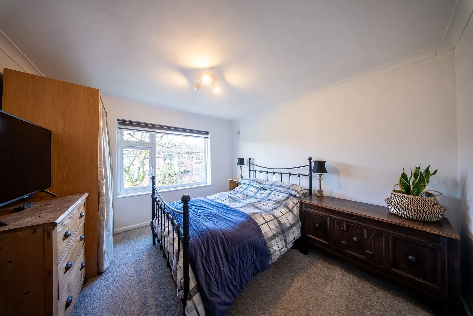 2 bedroom flat for sale - Bentley Hurst