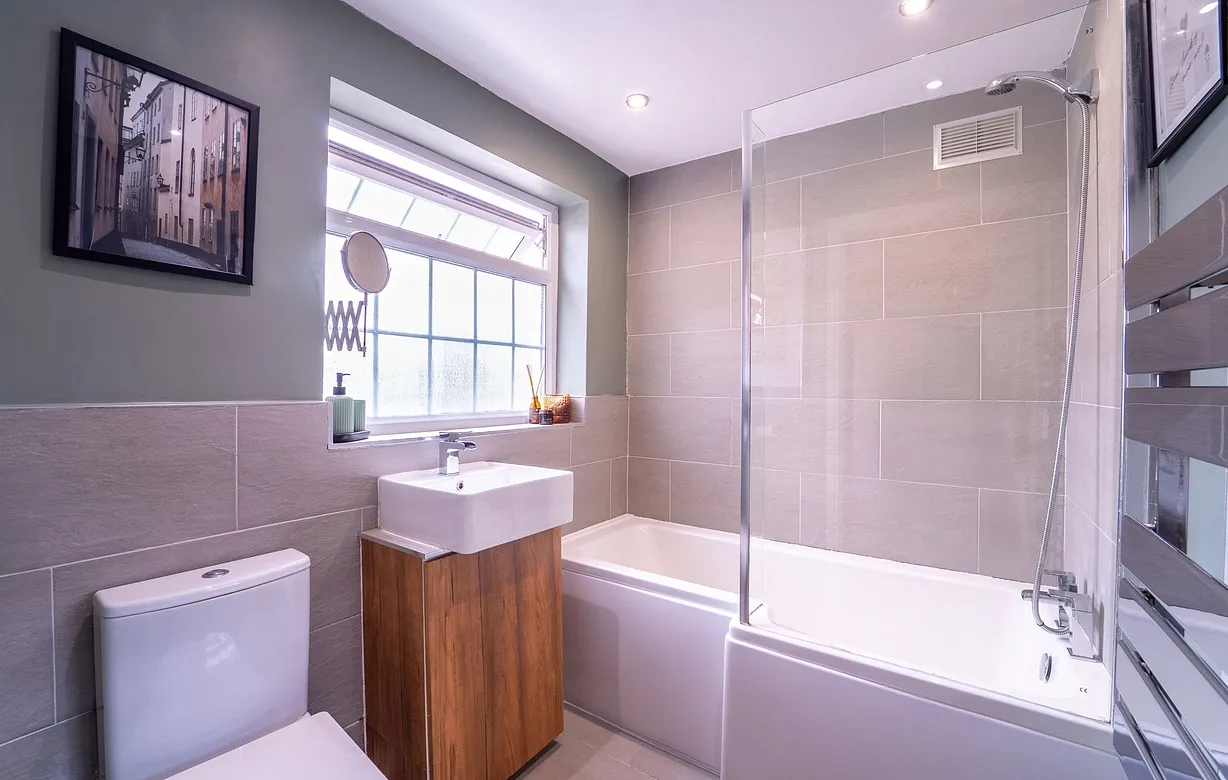 2 bedroom house for sale - Bentley Hurst