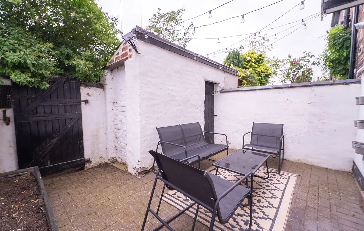 2 bedroom house for sale - Bentley Hurst