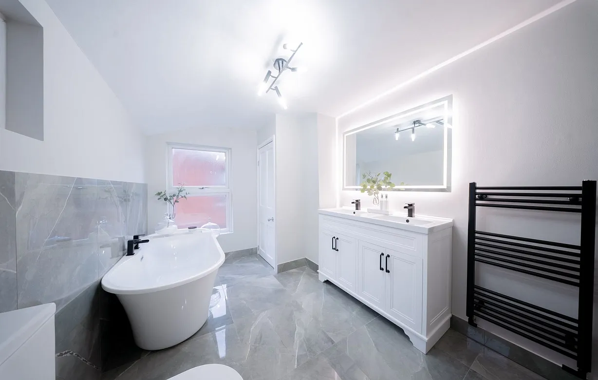 3 bedroom  - Bentley Hurst