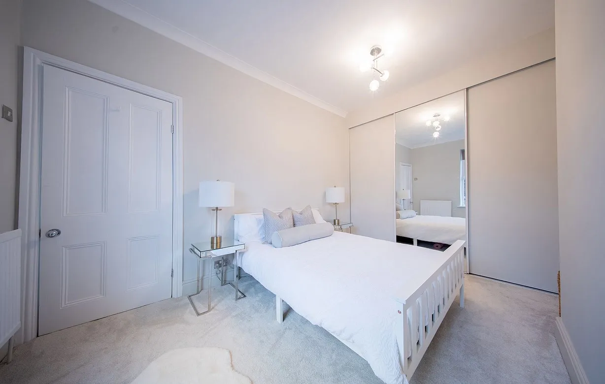 3 bedroom  - Bentley Hurst