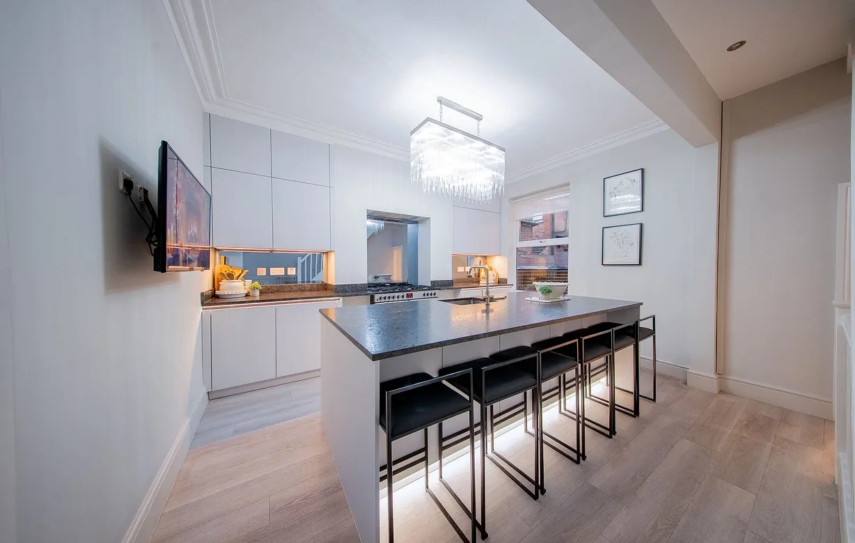 3 bedroom  - Bentley Hurst