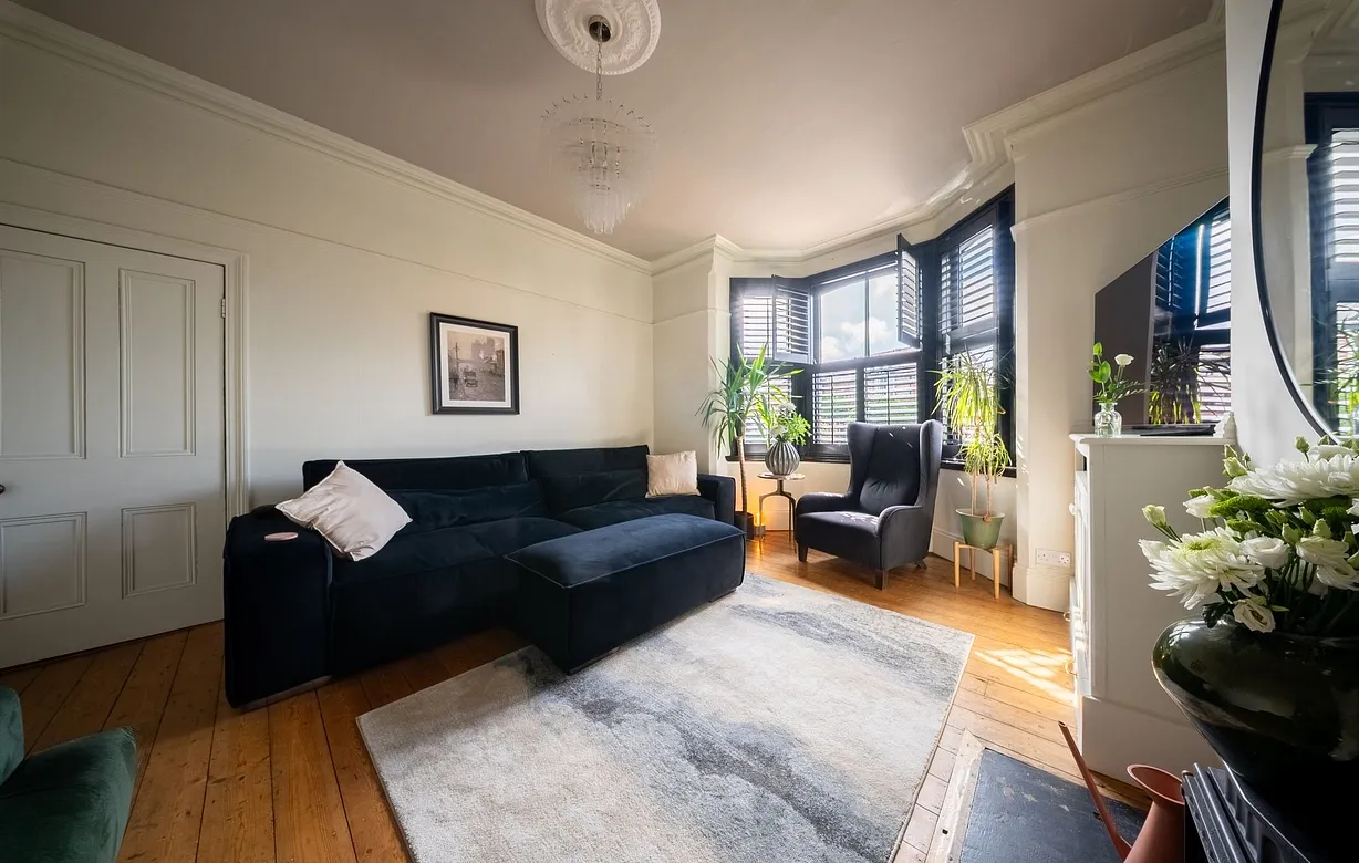 4 bedroom  - Bentley Hurst