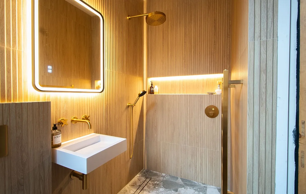 4 bedroom  - Bentley Hurst