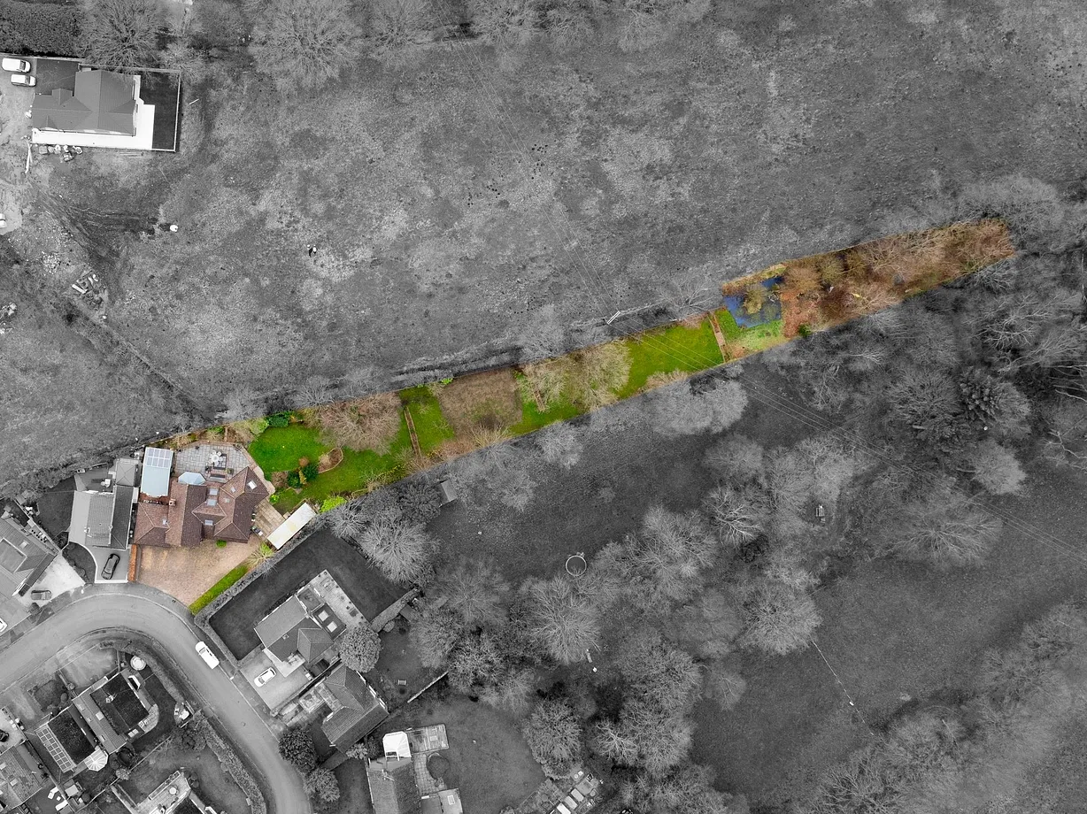 5 bedroom  - Bentley Hurst