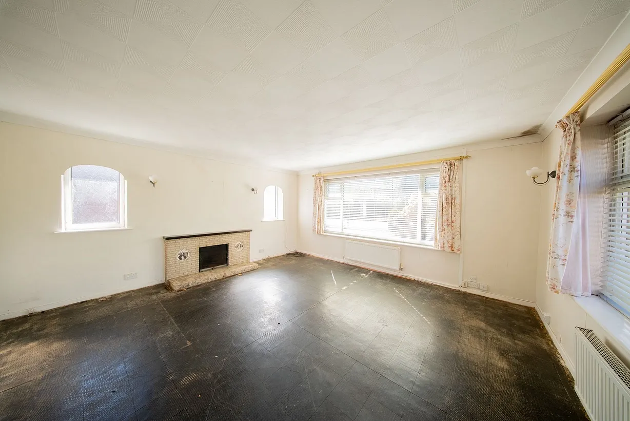 2 bedroom bungalow for sale - Bentley Hurst