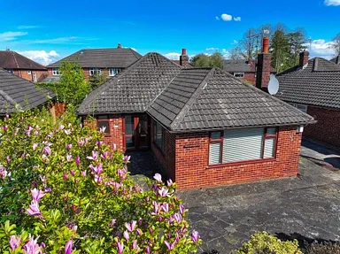 2 bedroom bungalow for sale - Bentley Hurst