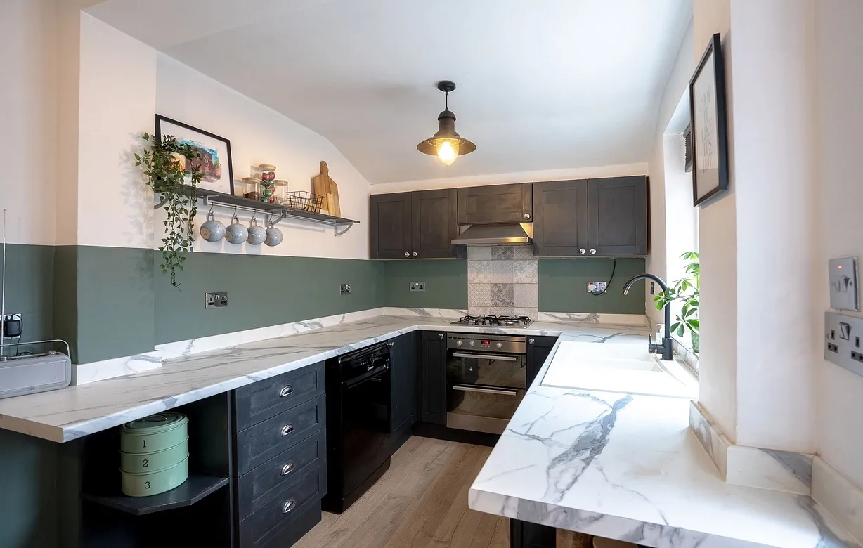2 bedroom  - Bentley Hurst