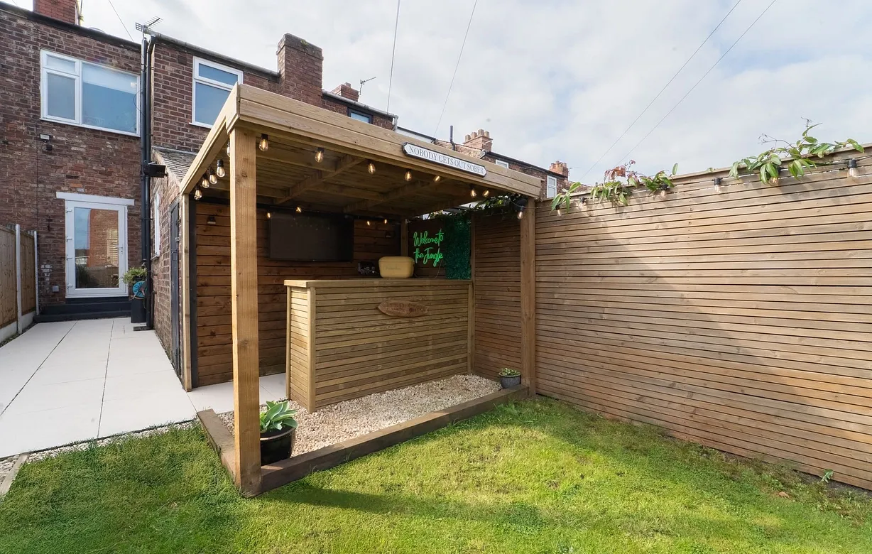 2 bedroom  - Bentley Hurst