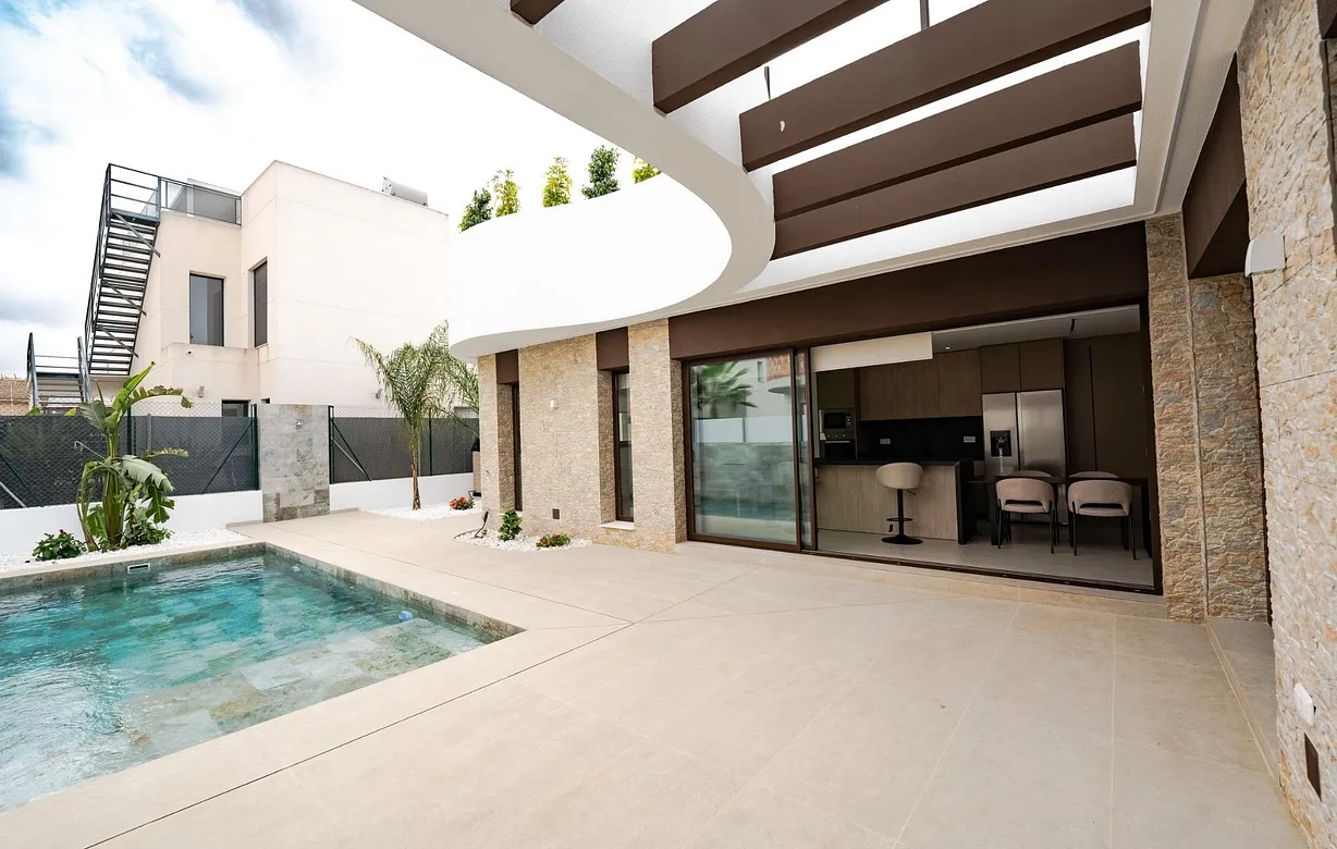 4 bedroom villa for sale - Bentley Hurst