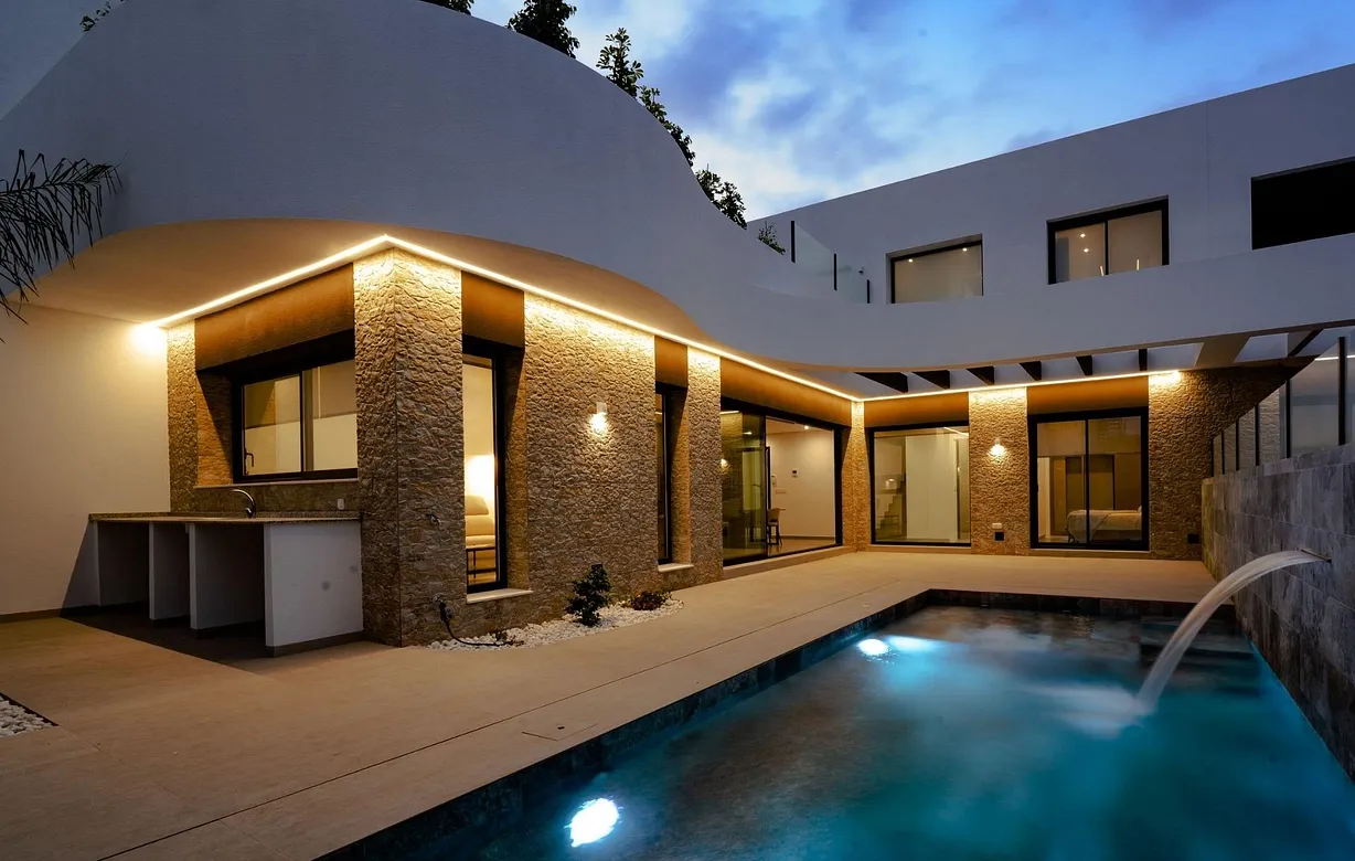 4 bedroom villa for sale - Bentley Hurst