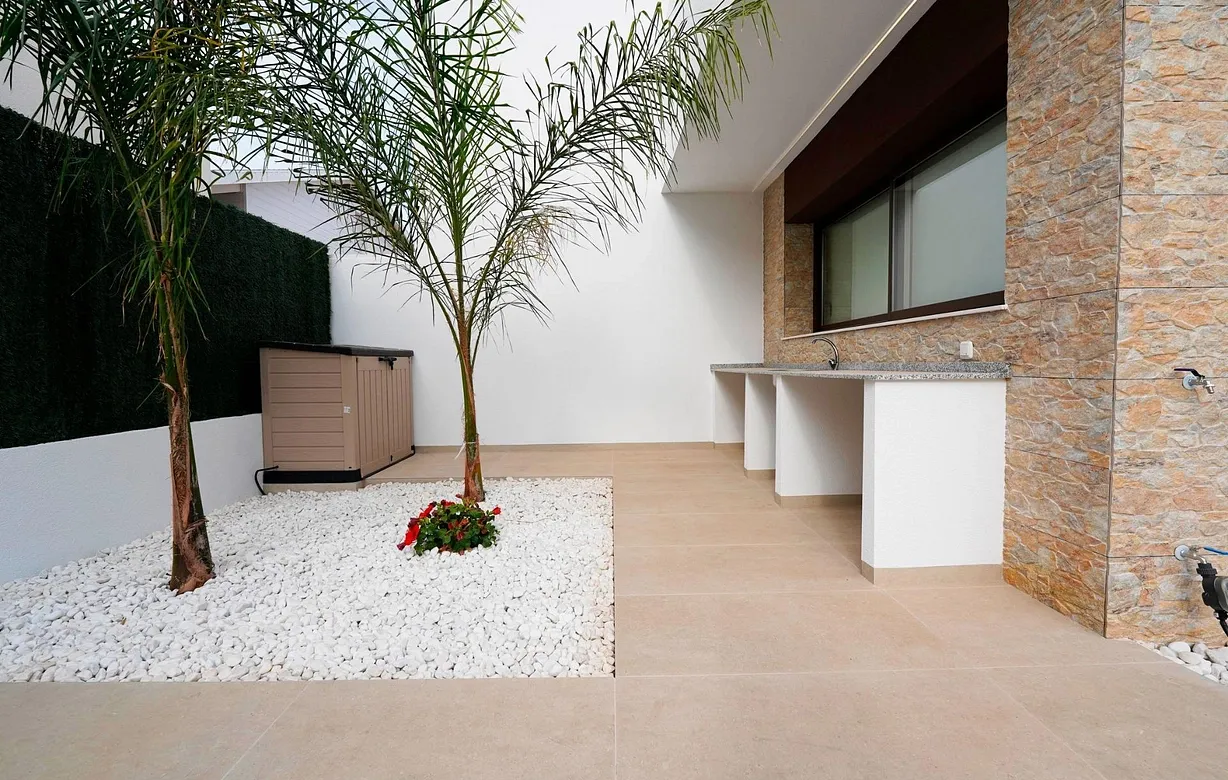 4 bedroom villa for sale - Bentley Hurst