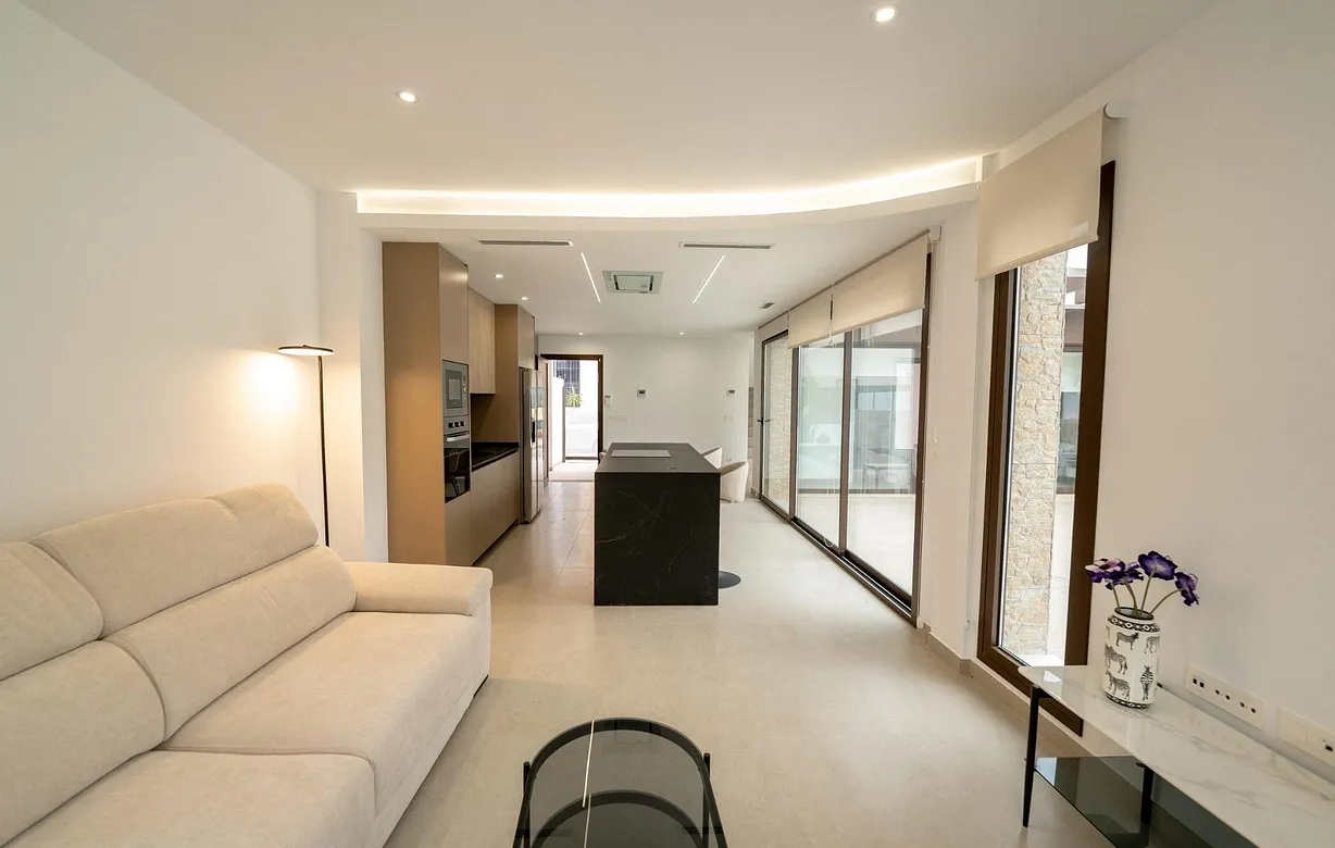 4 bedroom villa for sale - Bentley Hurst