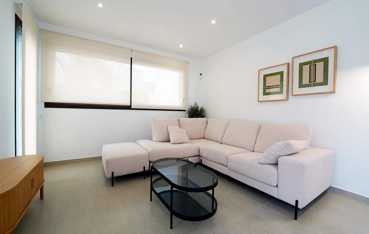 4 bedroom villa for sale - Bentley Hurst