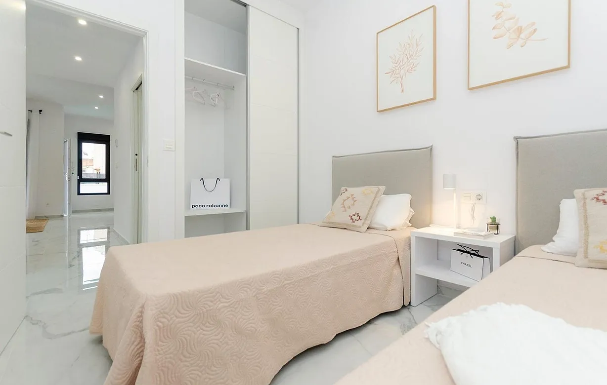 3 bedroom villa for sale - Bentley Hurst