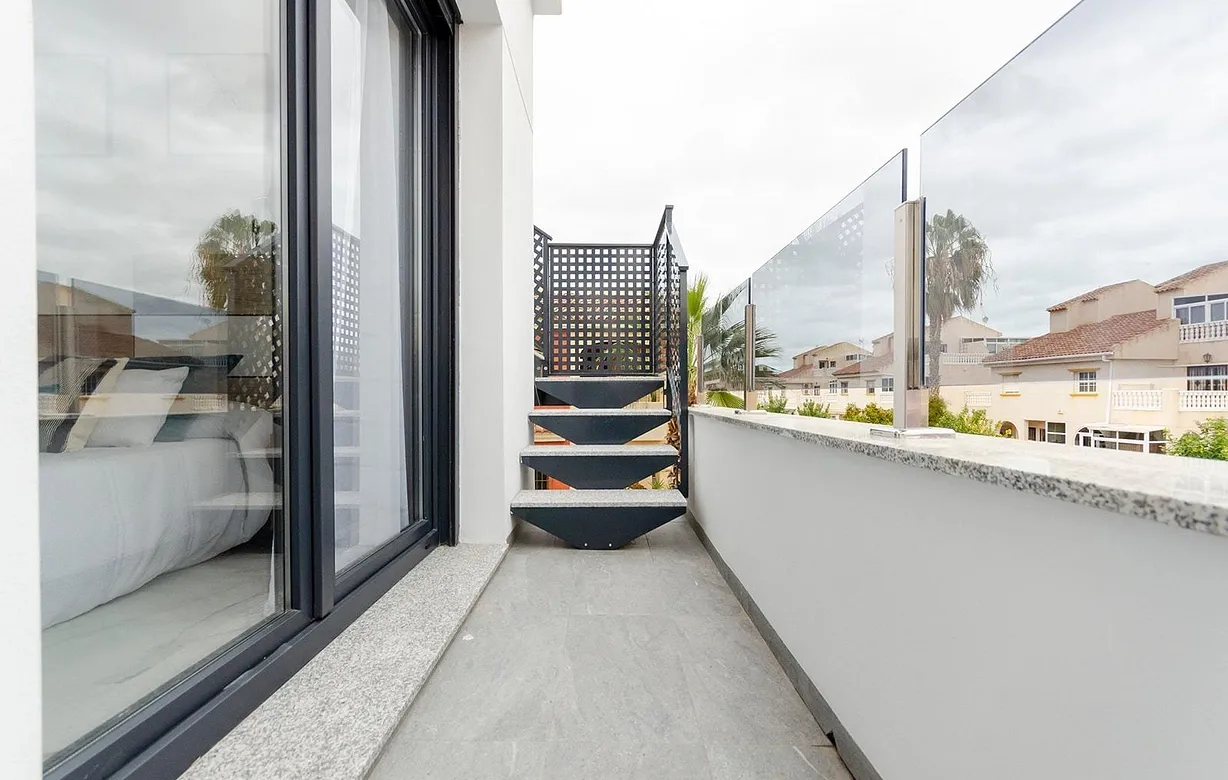 3 bedroom villa for sale - Bentley Hurst