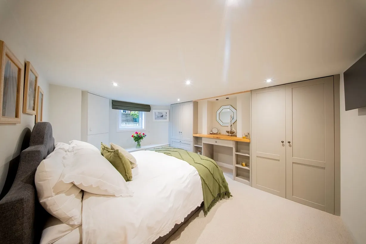 4 bedroom house for sale - Bentley Hurst