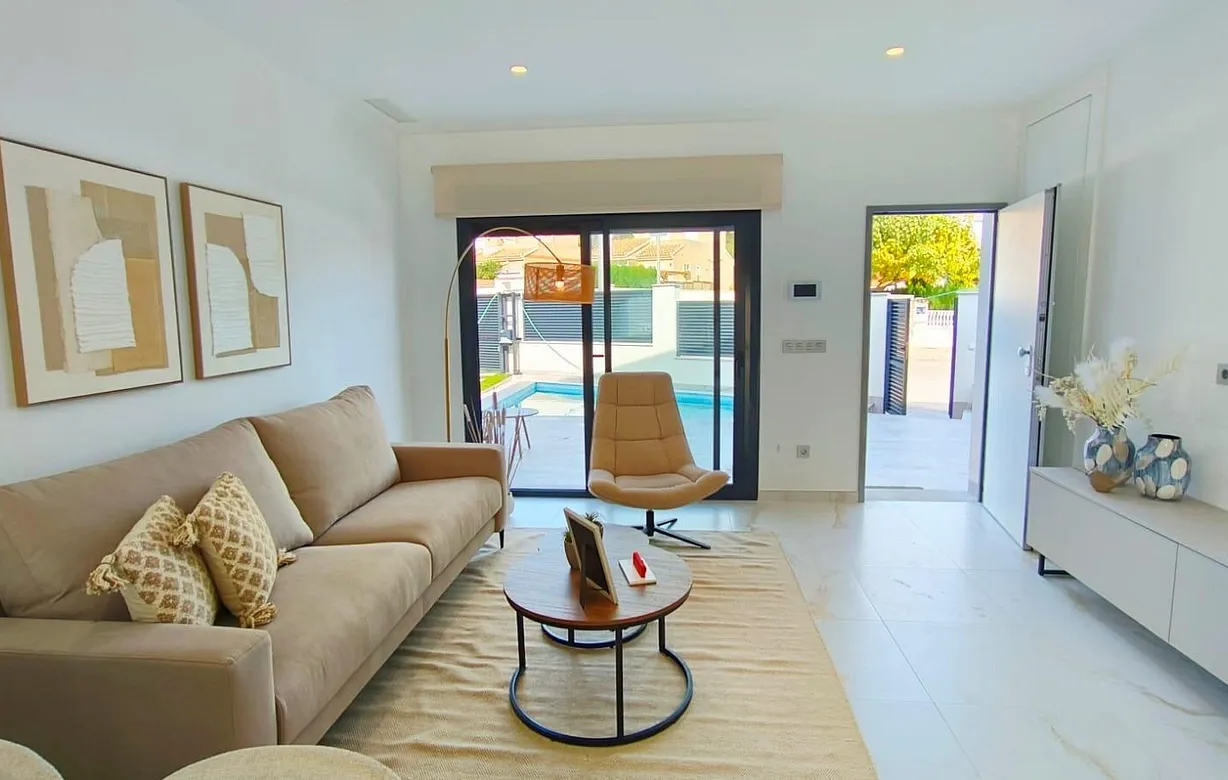 3 bedroom villa for sale - Bentley Hurst