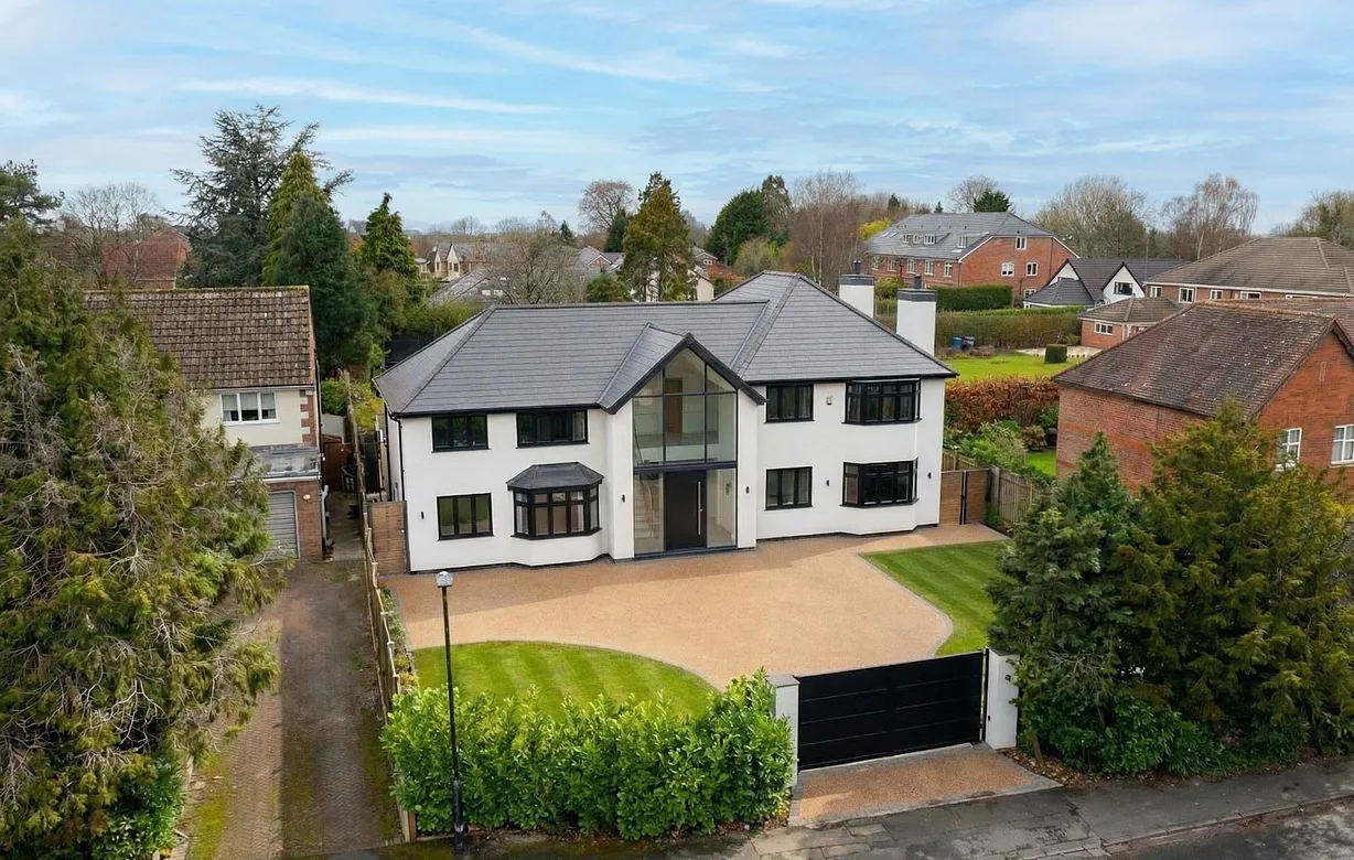 6 bedroom house for sale - Bentley Hurst