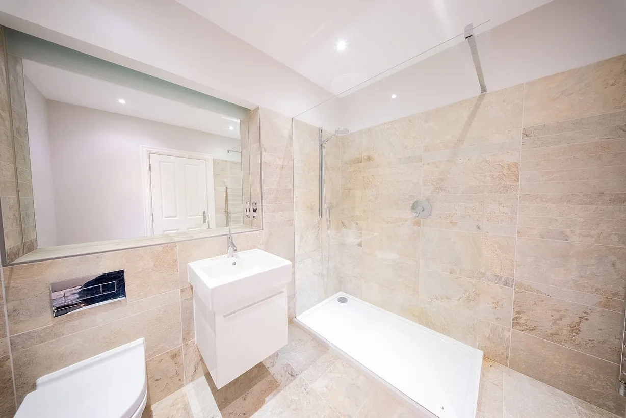 2 bedroom flat for sale - Bentley Hurst
