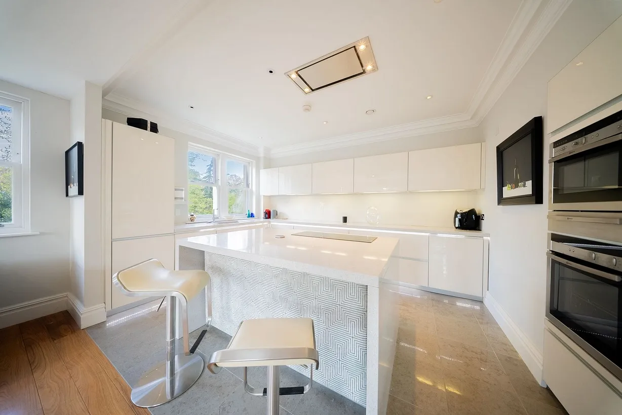 2 bedroom flat for sale - Bentley Hurst