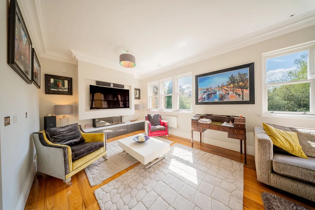 2 bedroom flat for sale - Bentley Hurst
