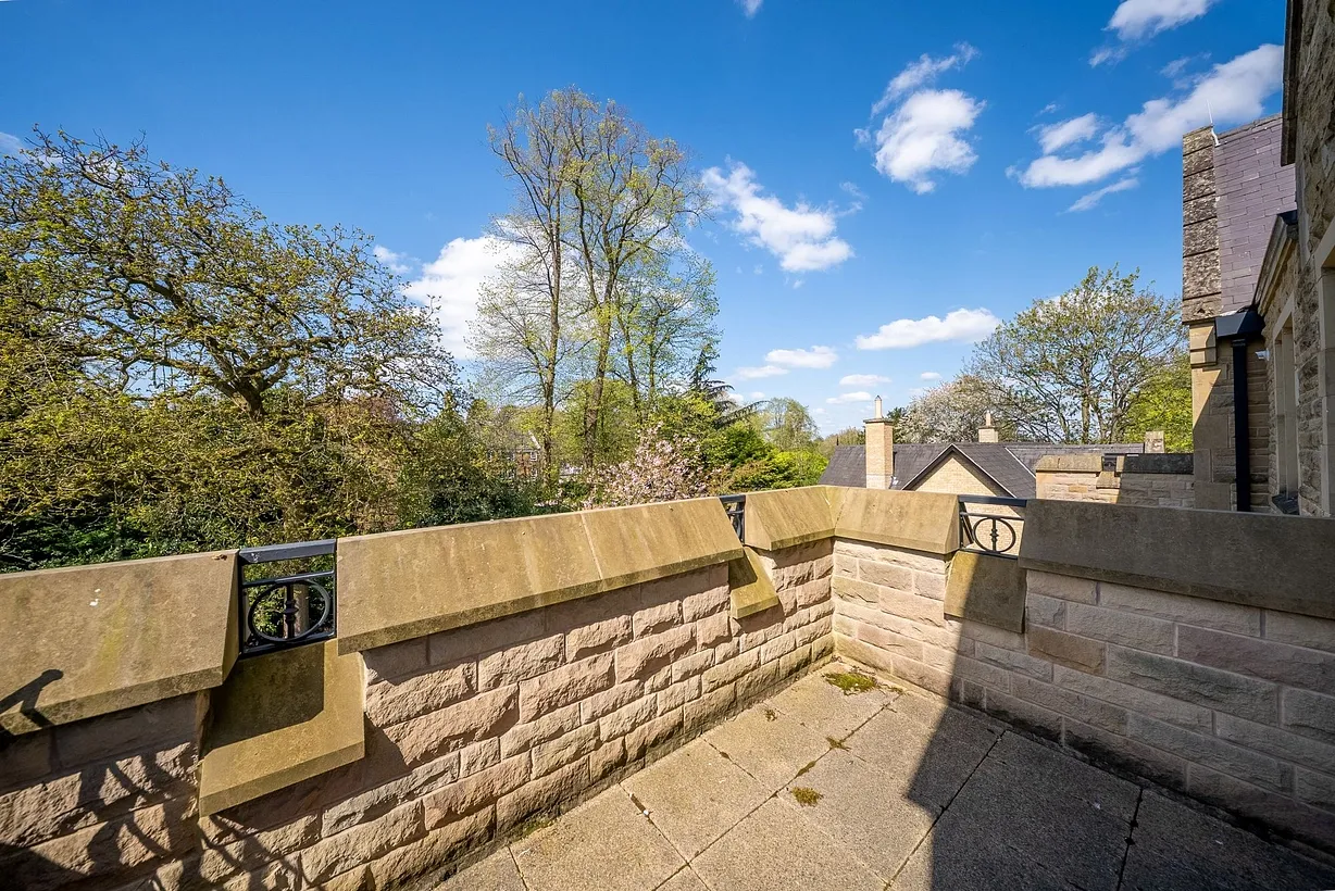 2 bedroom flat for sale - Bentley Hurst