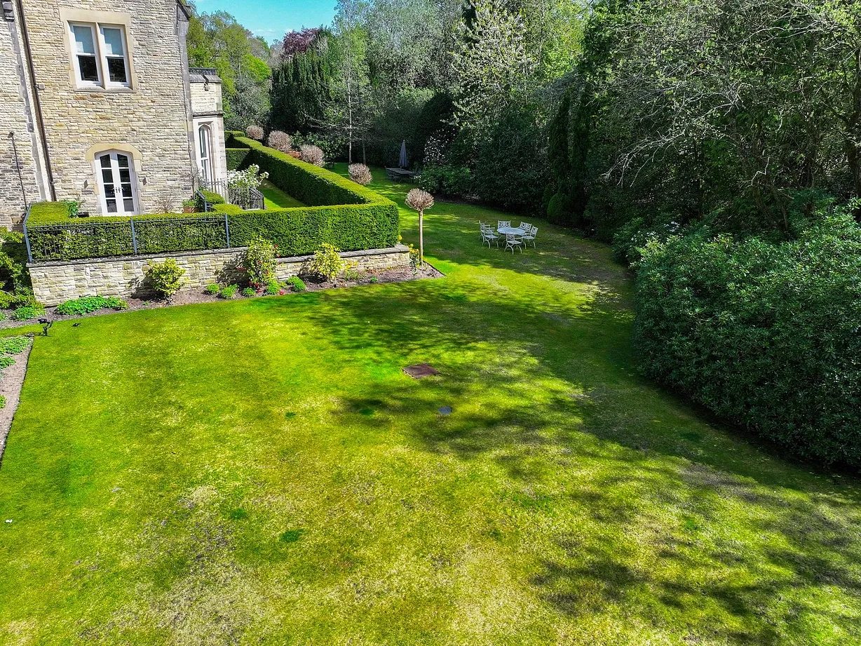 2 bedroom flat for sale - Bentley Hurst