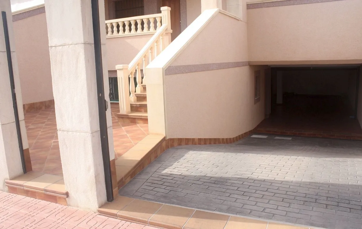 2 bedroom townhouse for sale - Bentley Hurst