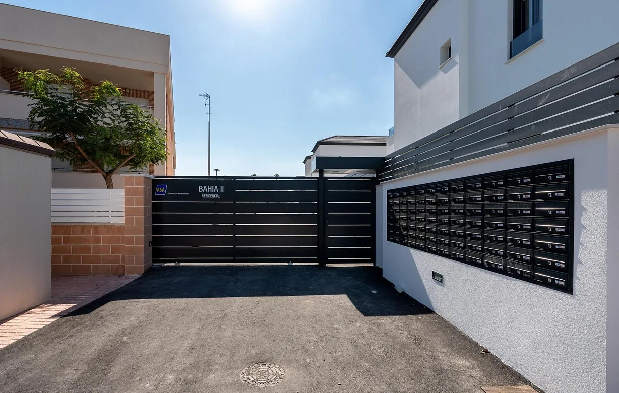 3 bedroom townhouse for sale - Bentley Hurst