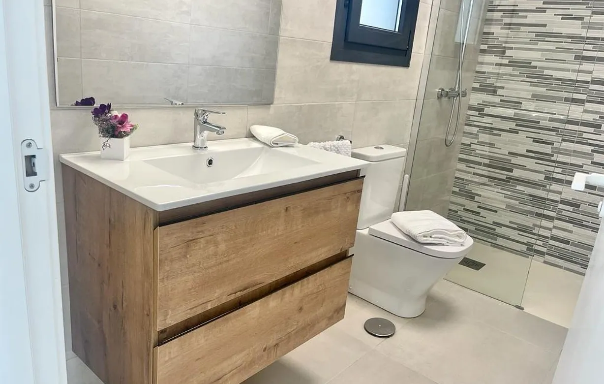 2 bedroom penthouse for sale - Bentley Hurst