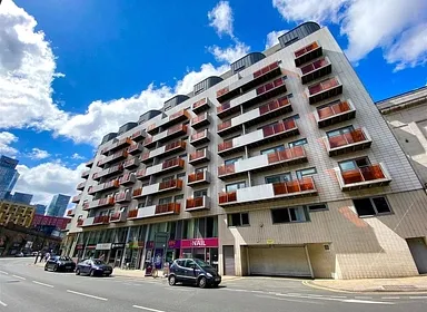 3 bedroom apartment to rent - Bentley Hurst