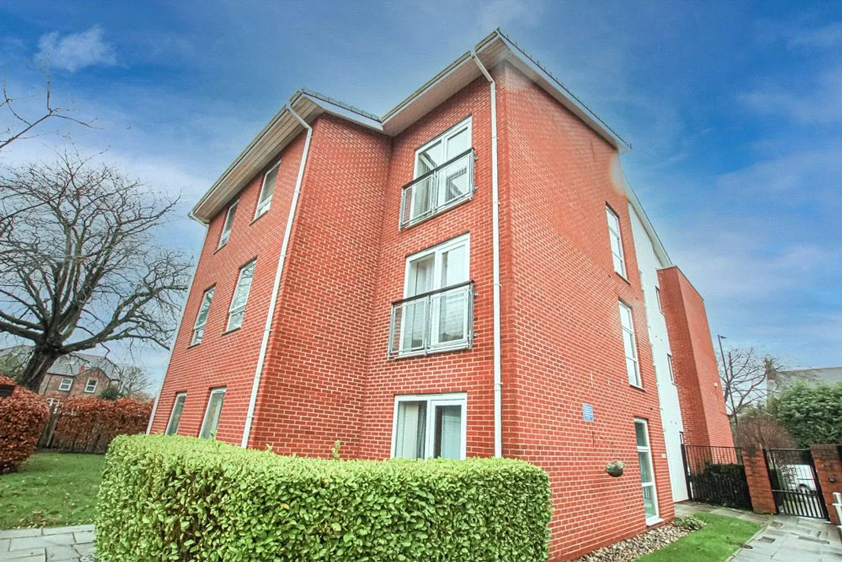 2 bedroom apartment for sale - Bentley Hurst