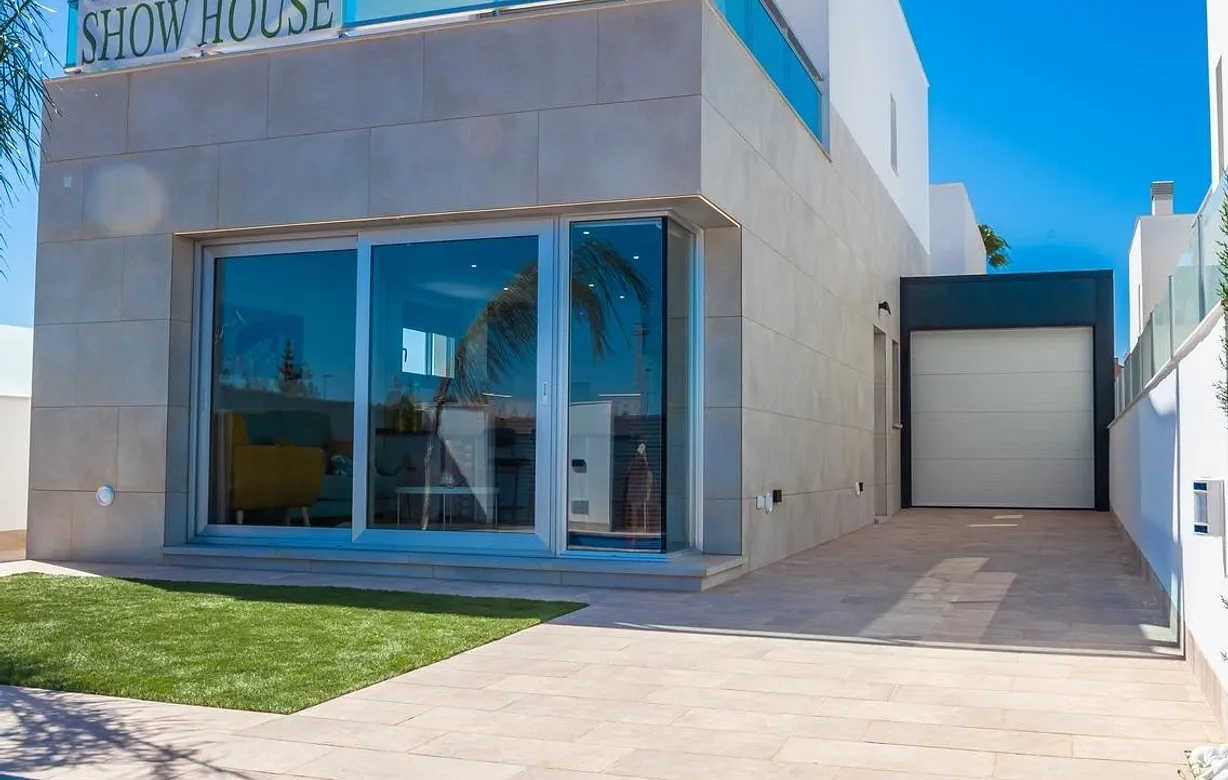 3 bedroom villa for sale - Bentley Hurst