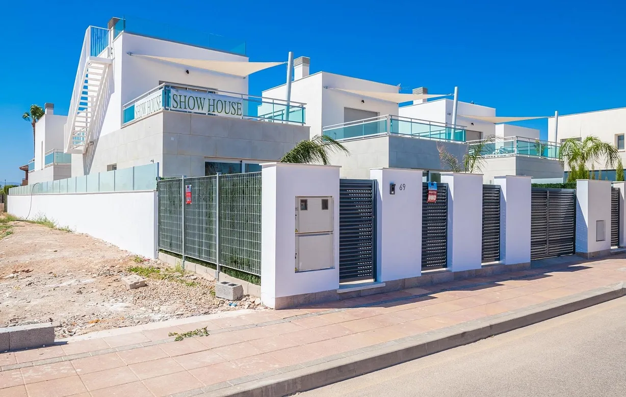 3 bedroom villa for sale - Bentley Hurst
