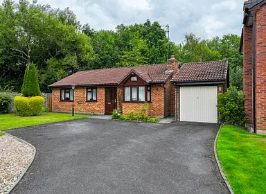 3 bedroom bungalow for sale - Bentley Hurst