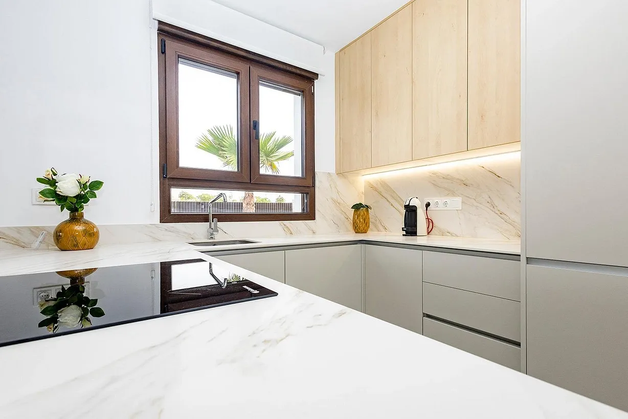 2 bedroom villa for sale - Bentley Hurst