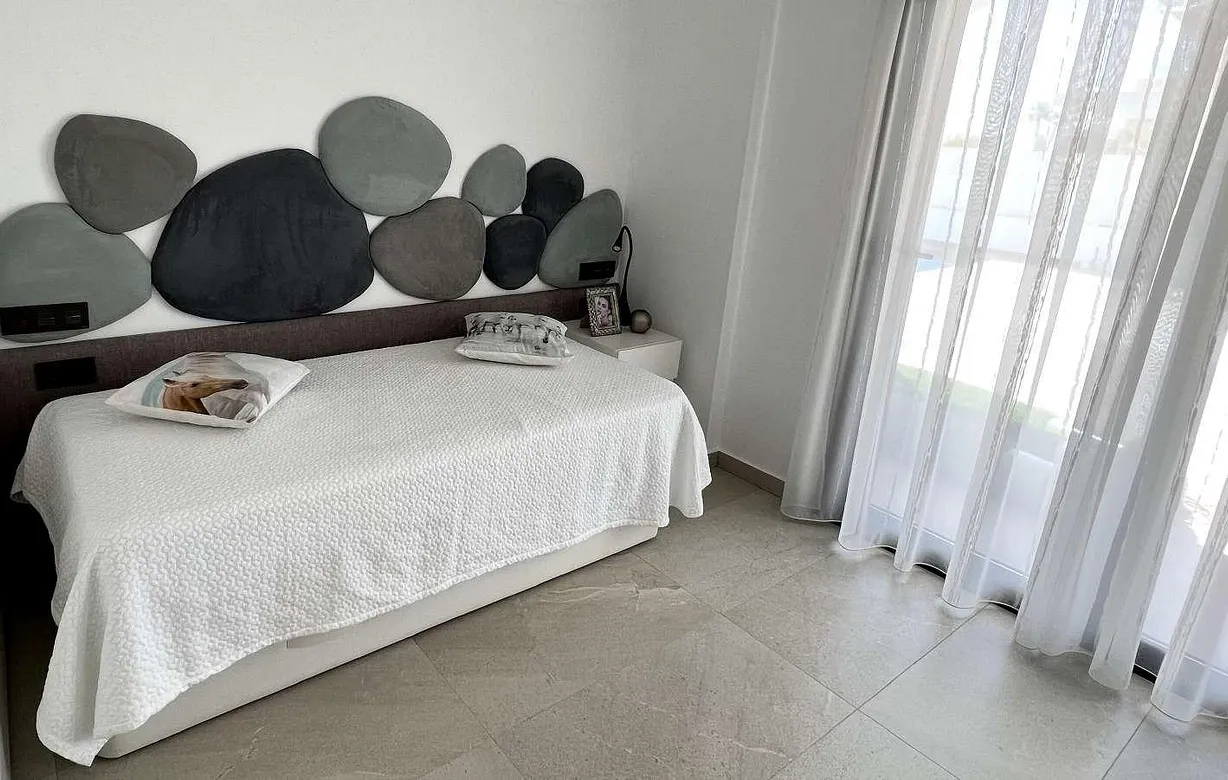 3 bedroom villa for sale - Bentley Hurst