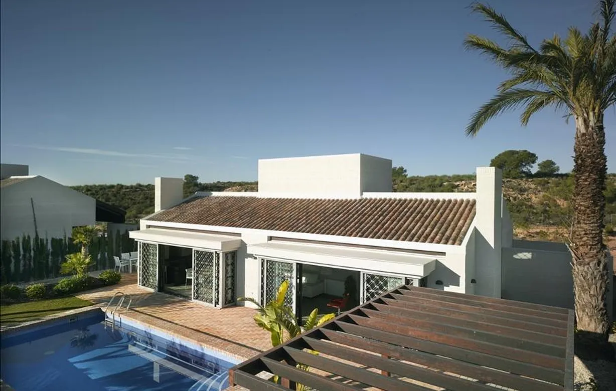 4 bedroom villa for sale - Bentley Hurst