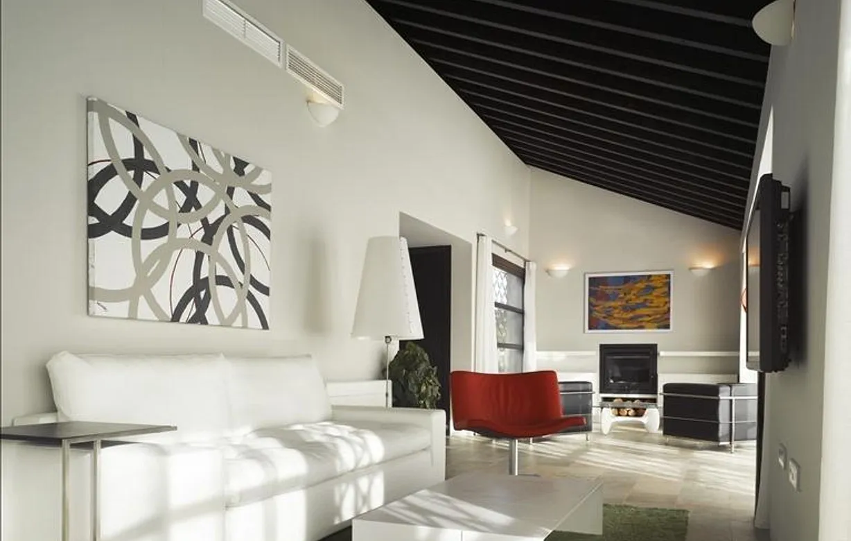 4 bedroom villa for sale - Bentley Hurst