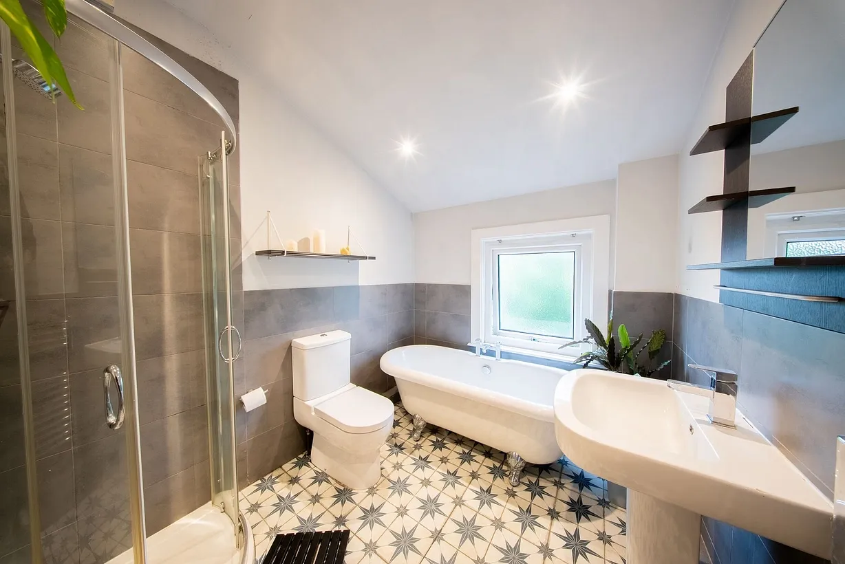 2 bedroom house for sale - Bentley Hurst