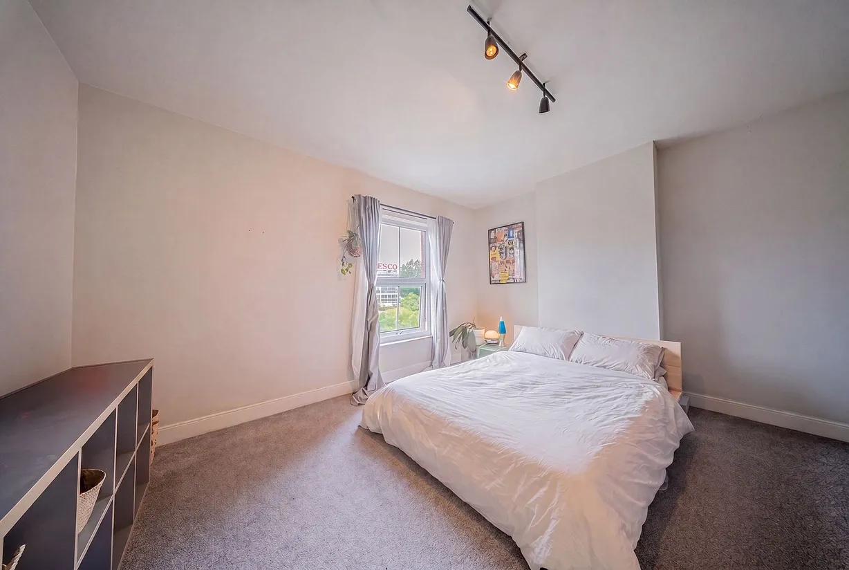 2 bedroom house for sale - Bentley Hurst