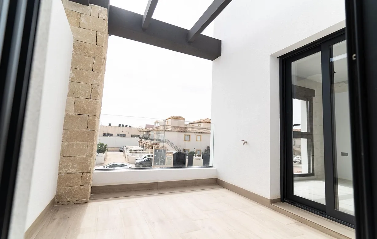 4 bedroom villa for sale - Bentley Hurst